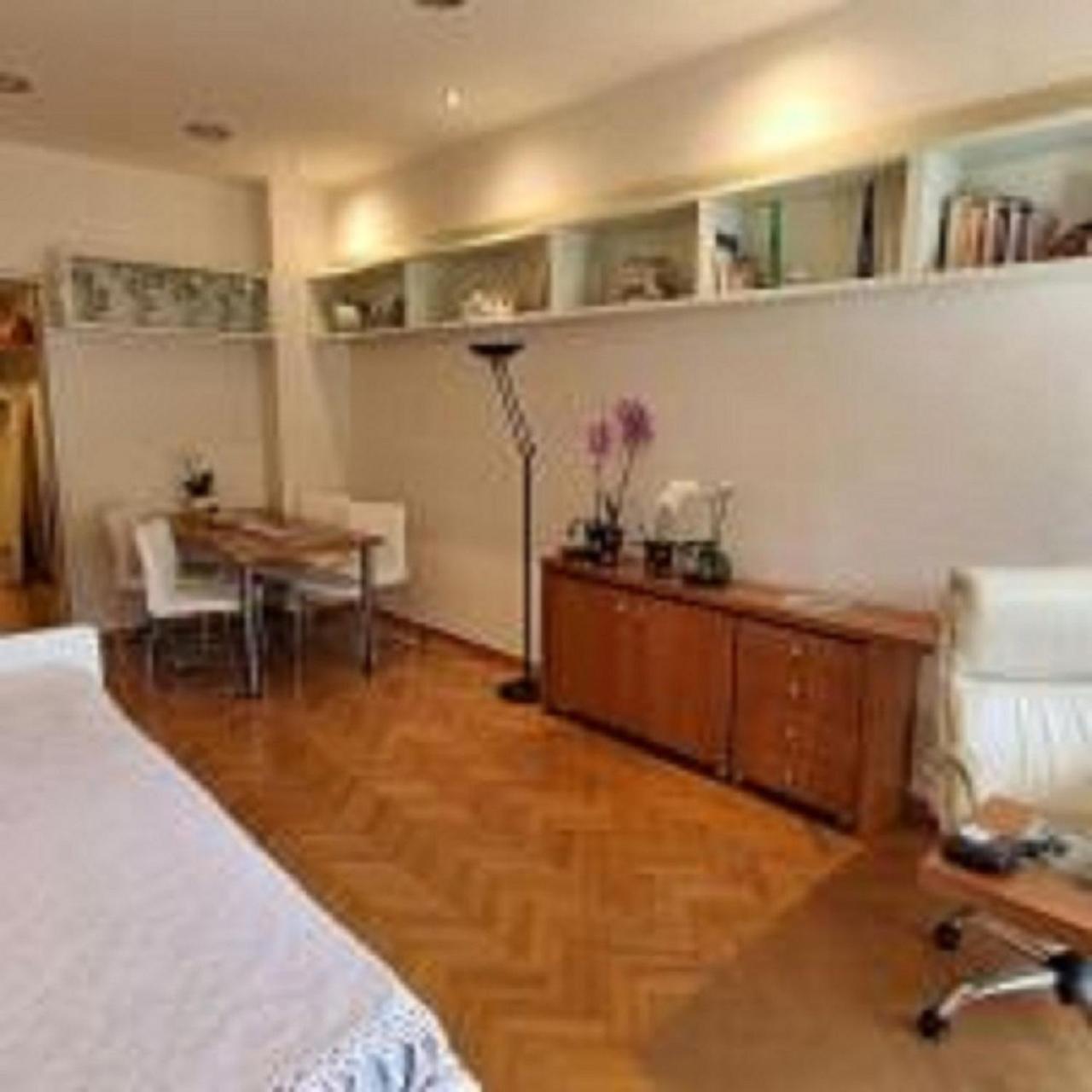 Katerina's House - Hilton Area Apartment *
